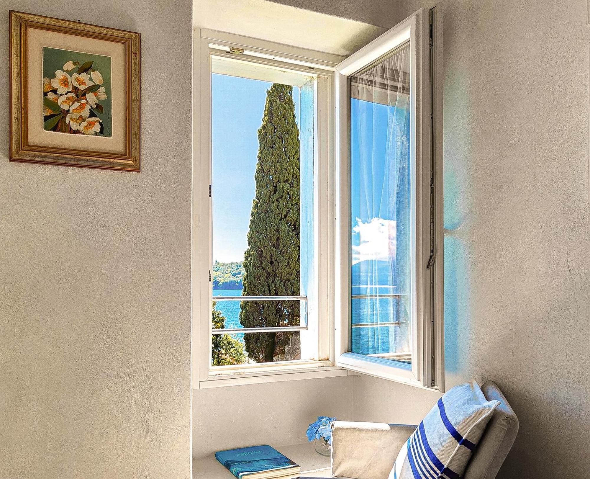 Luxury Lakeside Apartment Right On The Water 萨罗 外观 照片