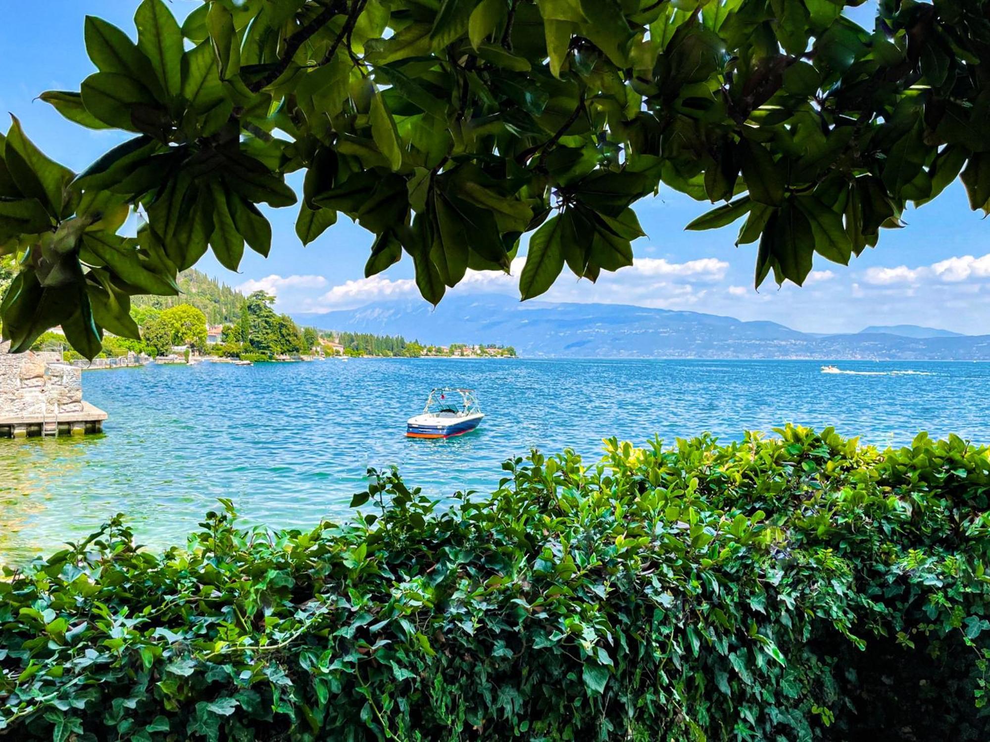 Luxury Lakeside Apartment Right On The Water 萨罗 外观 照片